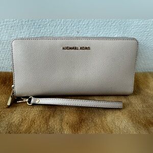 Michael Kors Light Pink Beige Leather Zip Around Wallet Wristlet Clutch